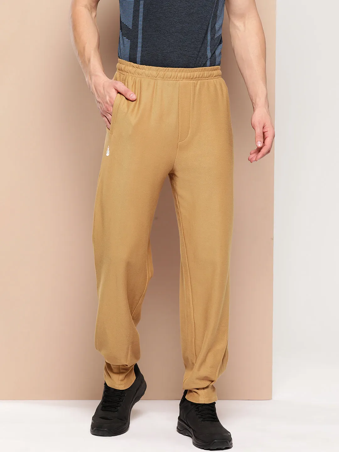 Alcis Men Solid Regular Fit Cotton Joggers