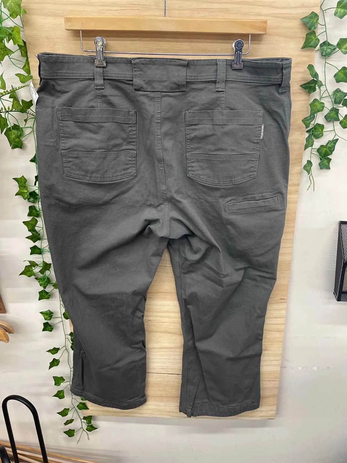 Size 42 Duluth Trading Men's Pants