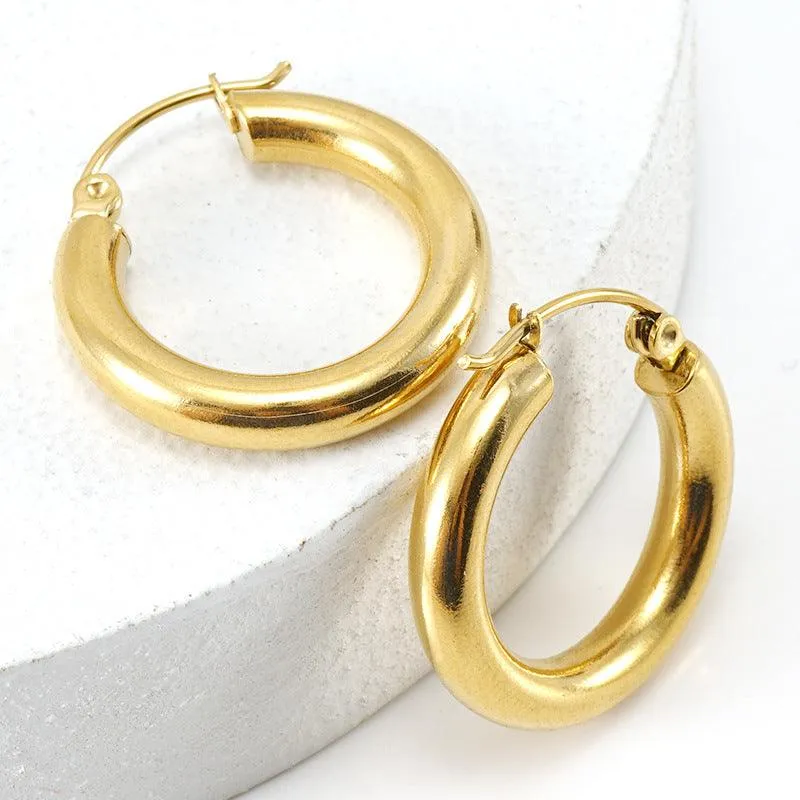 Timeless Gold Hoop Earrings – Sleek and Modern Design for Everyday Elegance